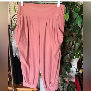 Chic Pink Capris for Women